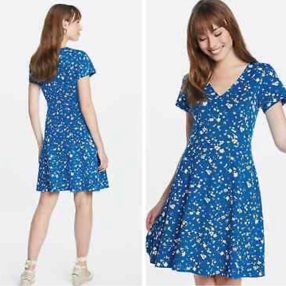 Draper James Dresses & Skirts - Draper James Floral Blue Love Circle Ponte Knit Dress  3x